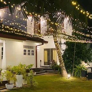 Guest house White Airport Transit Katunayake